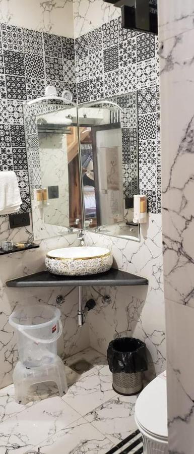 7 Hills Hotel And Resort ランズドーン エクステリア 写真