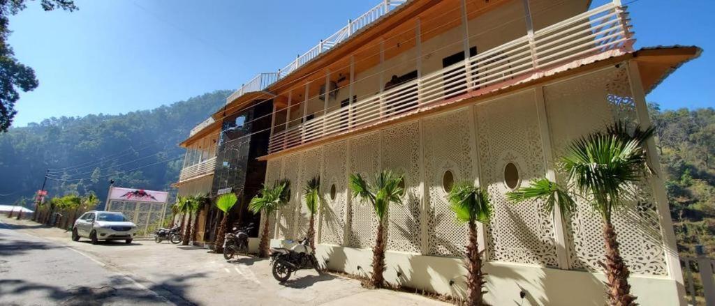 7 Hills Hotel And Resort ランズドーン エクステリア 写真